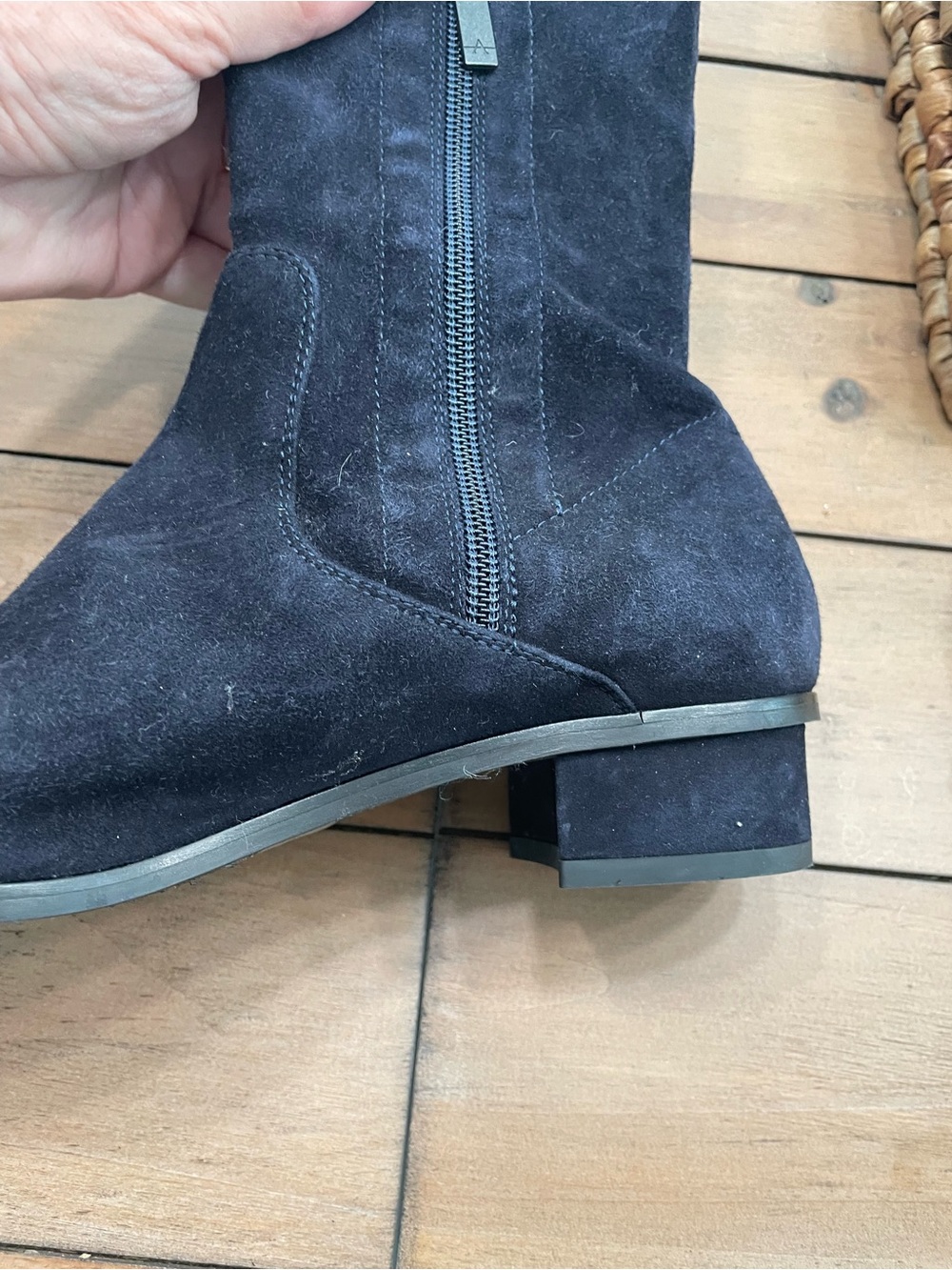 Aquatalia Navy Suede Knee-High Heeled Boots - 8- NEW 💙 - Picture 5 of 7